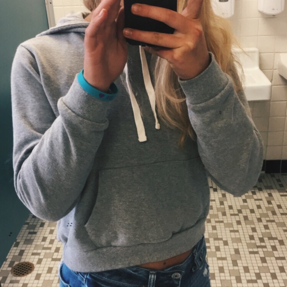 (worn few times) Cropped gray hoodie